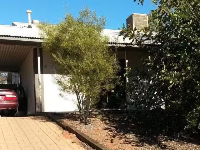 Nice 3 BR 8 Finniss Street, Roxby Downs, SA 5725