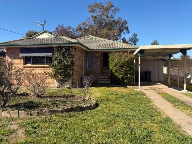 Rental! 3 BR 8 Fisher Road, TAMWORTH House for rent Listed by.