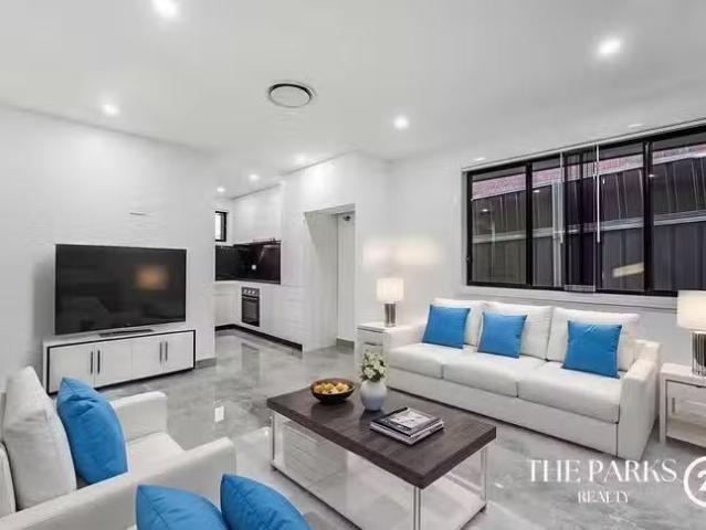 Cheap 3 BR 8A Moonbi Close, Greenfield Park, NSW 2176