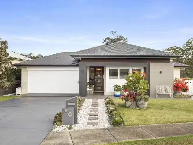 Deal! 3 BR 90A Kingfisher Drive, Upper Kedron, QLD 4055