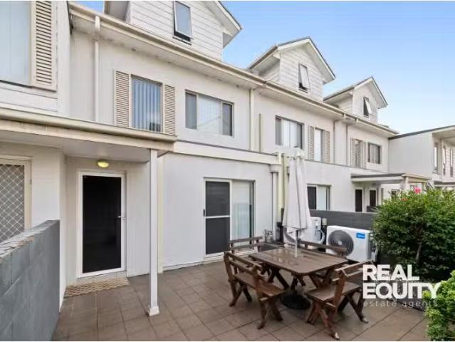 Charming 3 BR 9/243 Epsom Road, CHIPPING NORTON Property for r.