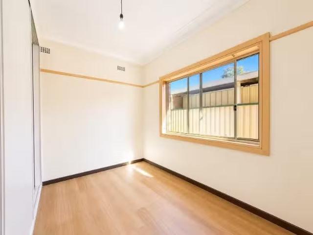 Unique 3 BR 98 Hector Street, Chester Hill House for rent Lis.