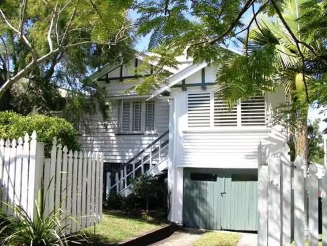 Nice 3 BR 9 Howard Street, Coorparoo, QLD 4151