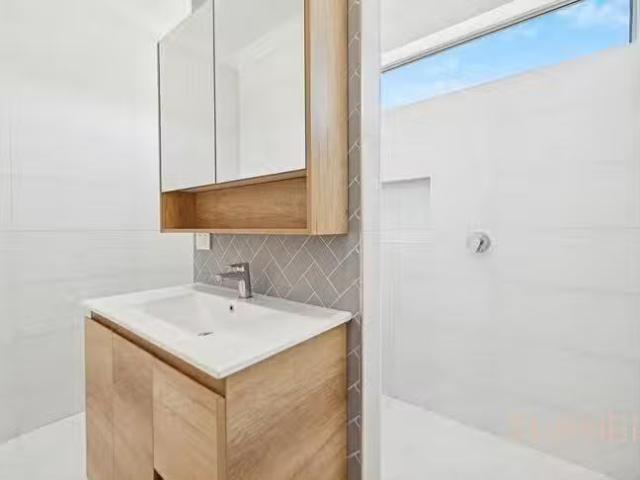 Cheap 3 Burford Road, Henley Beach South, SA 5022