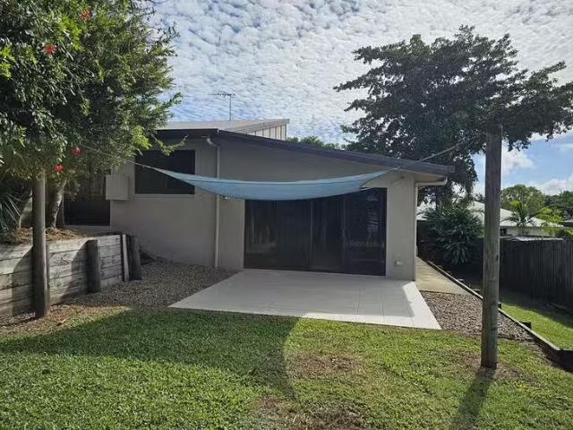 Cozy 3 Grange Court, Eimeo, QLD 4740