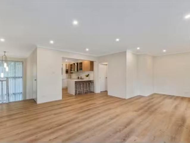 Cozy 3 Kapiti Street, ST IVES CHASE House for rent Listed by.