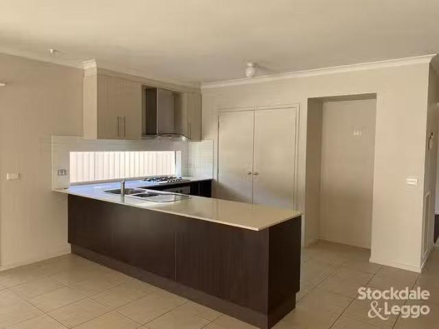 Cheap 3 Hummingbird Place, Shepparton, VIC 3630