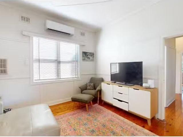 Unique 3 Lumsden Lane, Wallsend House for rent Listed by Leah.