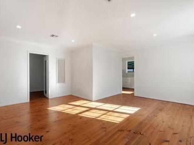 Deal! 3 Northmore Crescent, Higgins, ACT 2615