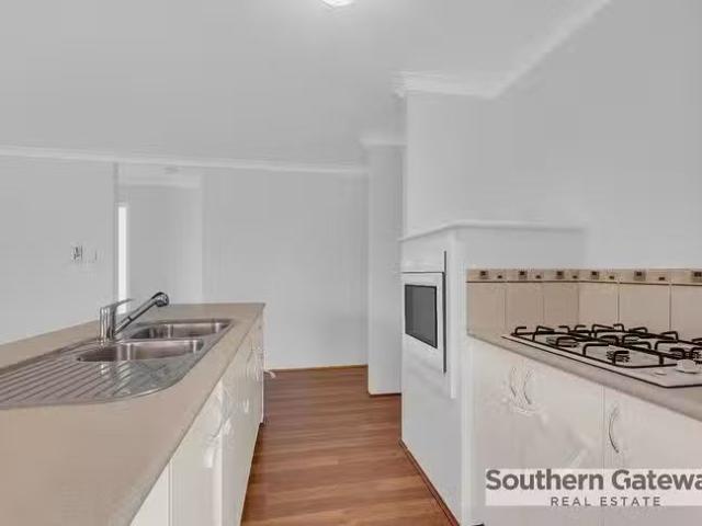 Deal! 3 Sway Grove, Wellard, WA 6170