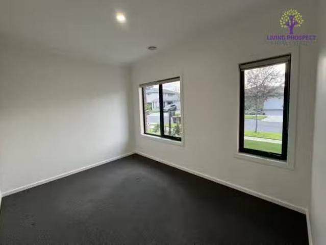 Cozy 3 Patchin Street, Point Cook, VIC 3030
