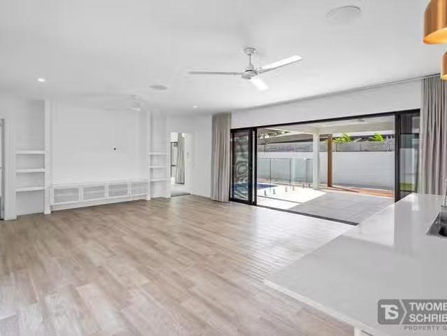 Nice 3 Pacific Place, Trinity Park, QLD 4879