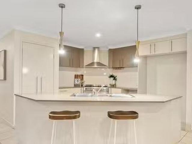 Nice 3 Tributary Court, Eatons Hill, QLD 4037
