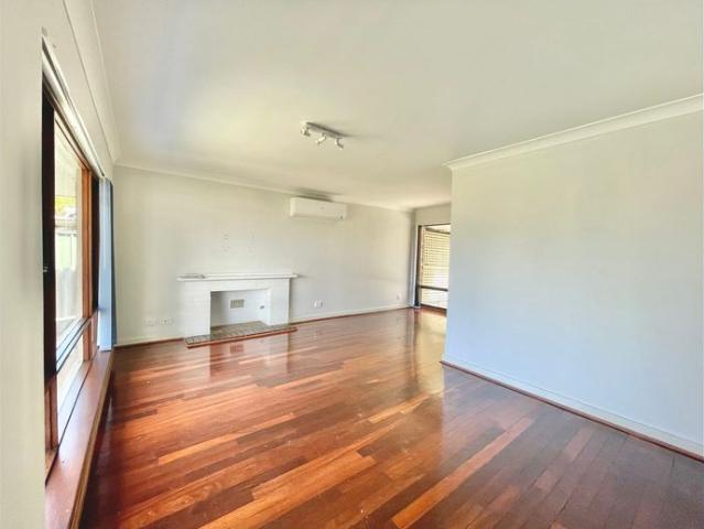 Cozy 3 x1 Home with Beautiful Wooden Floorboards