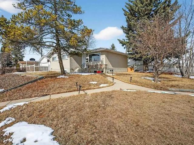 Cozy 3bedroom Main floor in Glengarry for rent