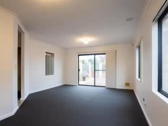 Just in! 4/485 Rockingham Road, Spearwood, WA 6163