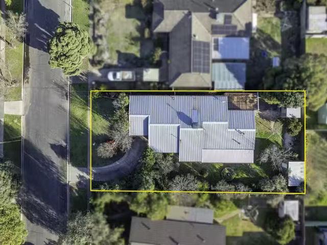 Unique 44 Monds Avenue, Benalla, VIC 3672