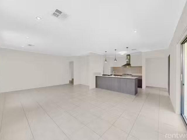 For Rent! 44 Columbia Crescent, Alkimos, WA 6038
