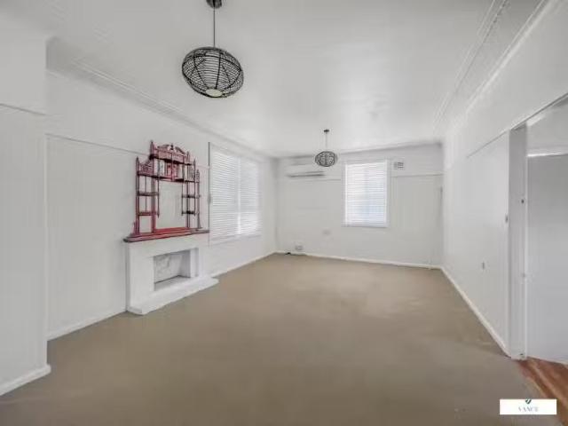 Unique 44 East Street, Macksville House for rent Listed by El.