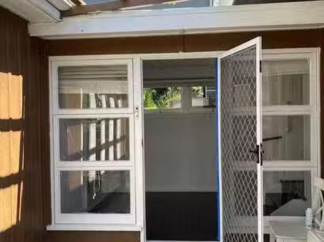 Cheap 44 Warren Street, St Lucia, QLD 4067