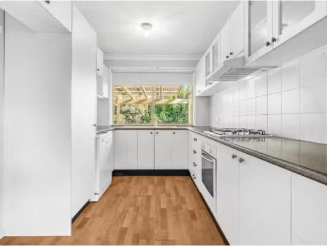 Charming 45 Luttrell Street, Glenmore Park House for rent Lis.