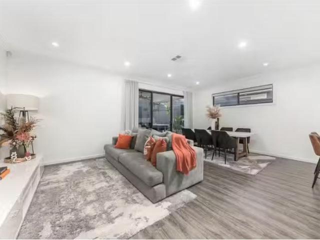 Charming 45 Roy Crescent, Thirlmere House for rent Listed by.