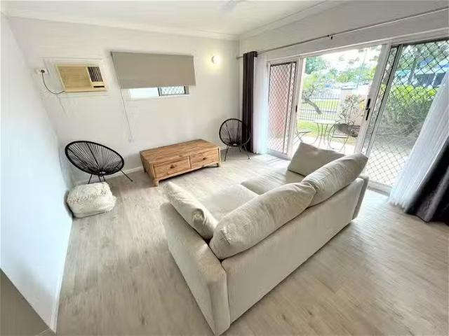 Unique 4/60 66 Martyn Street, Parramatta Park, QLD 4870