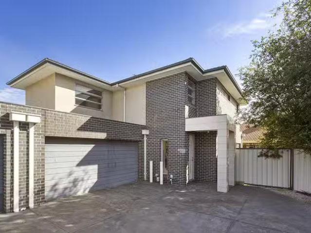 Unique 4/61 63 Dunnings Road, Point Cook, VIC 3030