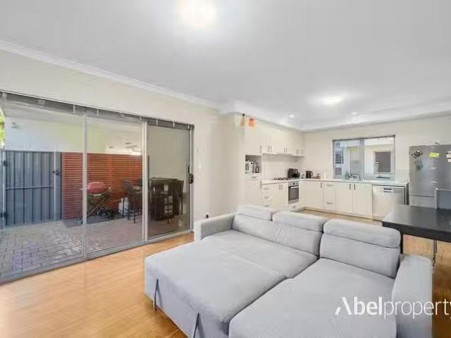 Unique 4/64 Fitzroy Road, Rivervale, WA 6103