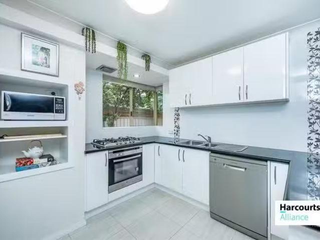 Deal! 46 Southern Cross Circle, Ocean Reef, WA 6027