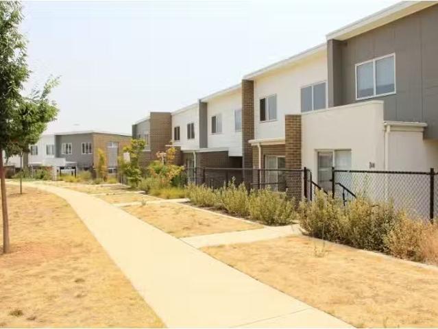 Nice 47/10 Gifford Street, Coombs Townhouse for rent Listed b.