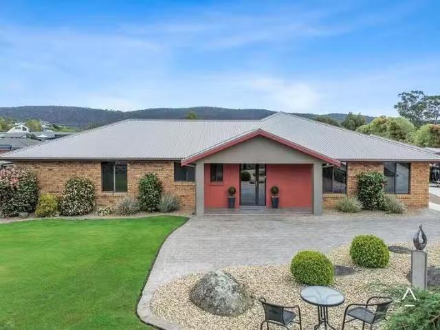Deal! 47 Bayview Drive, Blackstone Heights, TAS 7250