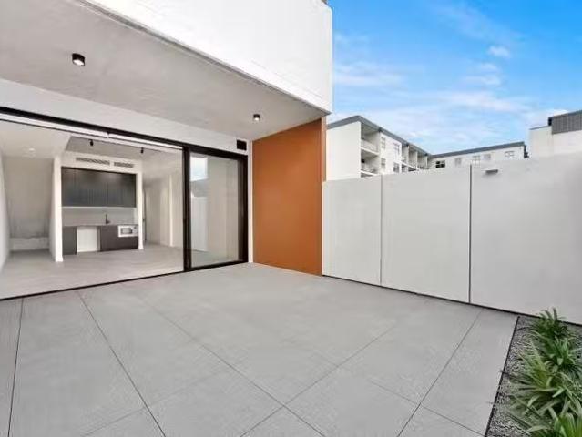 For Rent! 4/7 9 Hutchinson Street, Saint Peters, NSW 2044