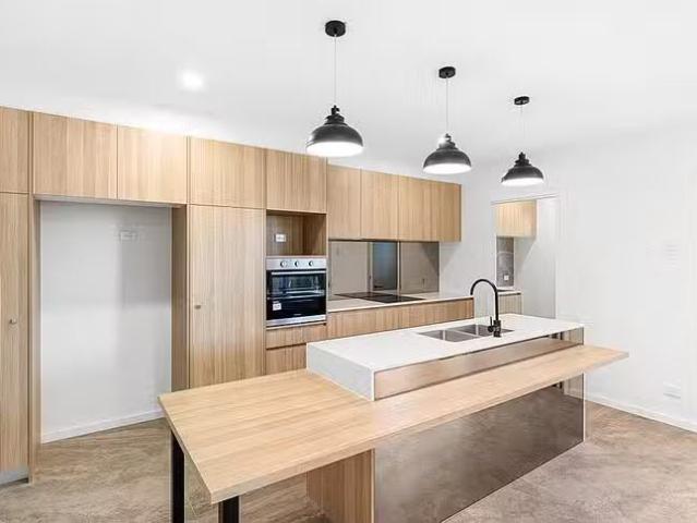 Nice 4/7 9 Yinni Street, Maroochydore, QLD 4558