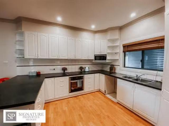Unique 47a George Street, Mudgee House for rent Listed by Edw.