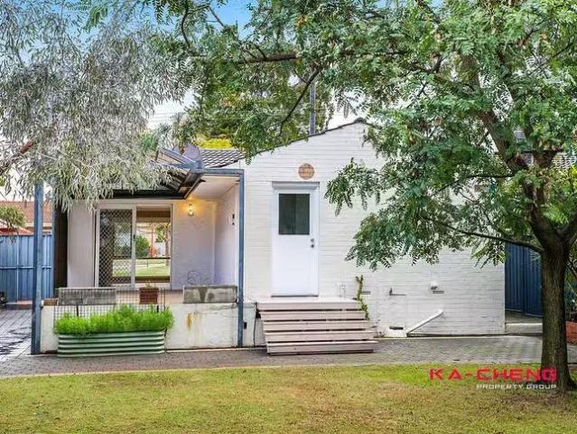 Deal! 484 Lennard Street, Dianella, WA 6059