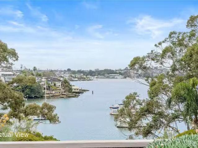 Just in! 4/90 Champion Road, Tennyson Point, NSW 2111