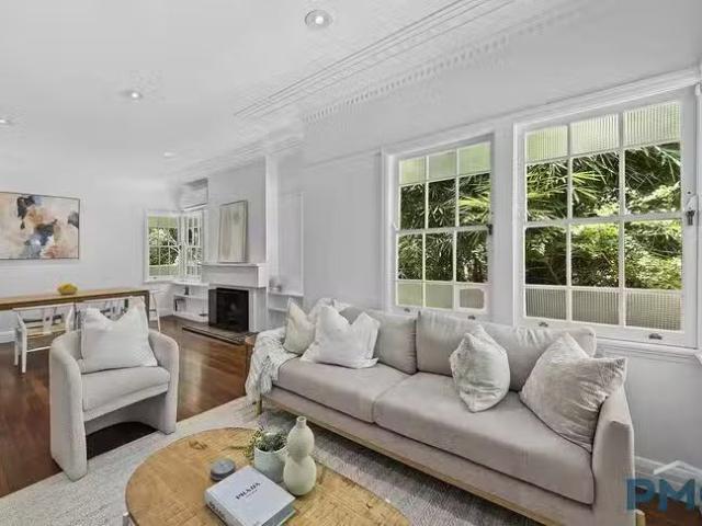 Cozy 49 Carroll Street, Bardon, QLD 4065