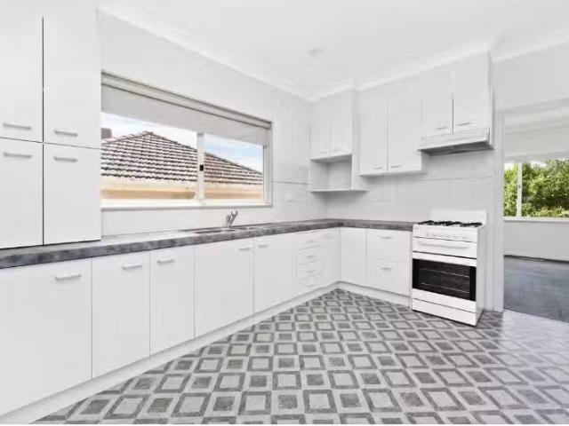 Unique 49 The Crescent, Queanbeyan House for rent Listed by P.