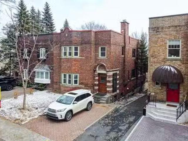 Cheap 4002 Av. Montrose, Westmount, QC, H3Y 2A4 house for le.