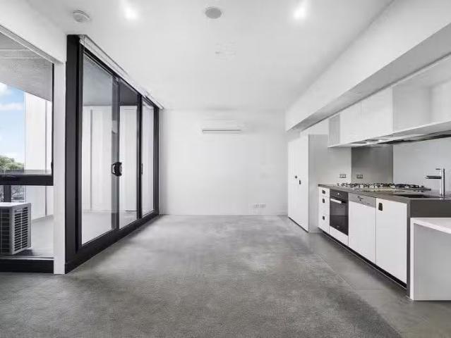 Just in! 407/18 Mc Combie Street, Elsternwick VIC 3185