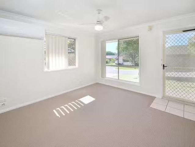 New 40 Maynard Place, Runcorn, QLD 4113