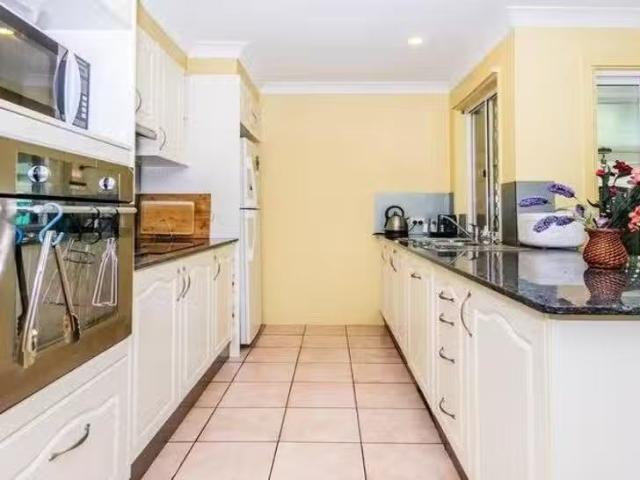 Unique 40 Bywater Street, Hillcrest, QLD 4118