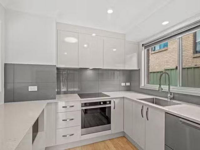 Cheap 40 Deane Street, Narara, NSW 2250