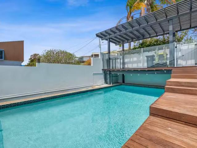 Deal! 40 Wellington Street, Manly QLD 4179