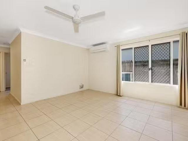 Nice 4/13 Lamington Road, West End, QLD 4810