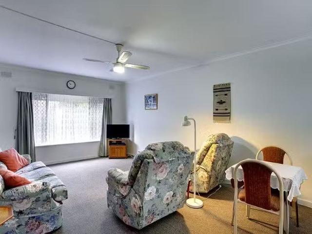 Charming 4/105 Grand Junction, Rosewater Apartment for rent L.
