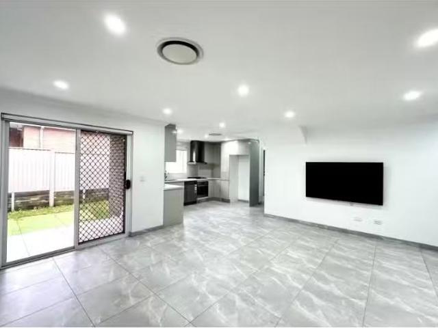 Just in! 4/106 Taylor Street, Condell Park Townhouse for rent.