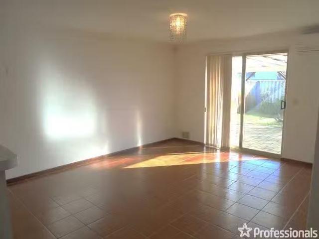 Cheap 4/122 Tribute Street East, Riverton, WA 6148