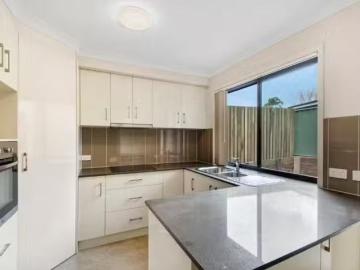 Nice 4/128A James Street, South Toowoomba, QLD 4350